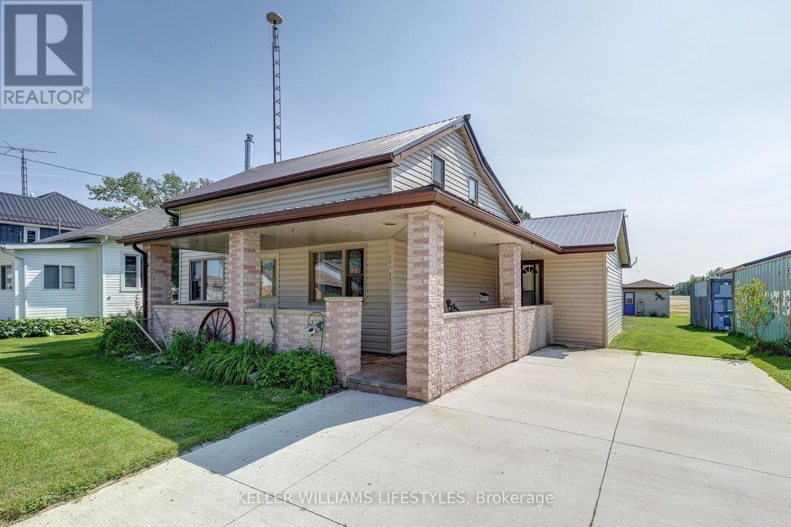 22709 Thames Road Property Photo 1