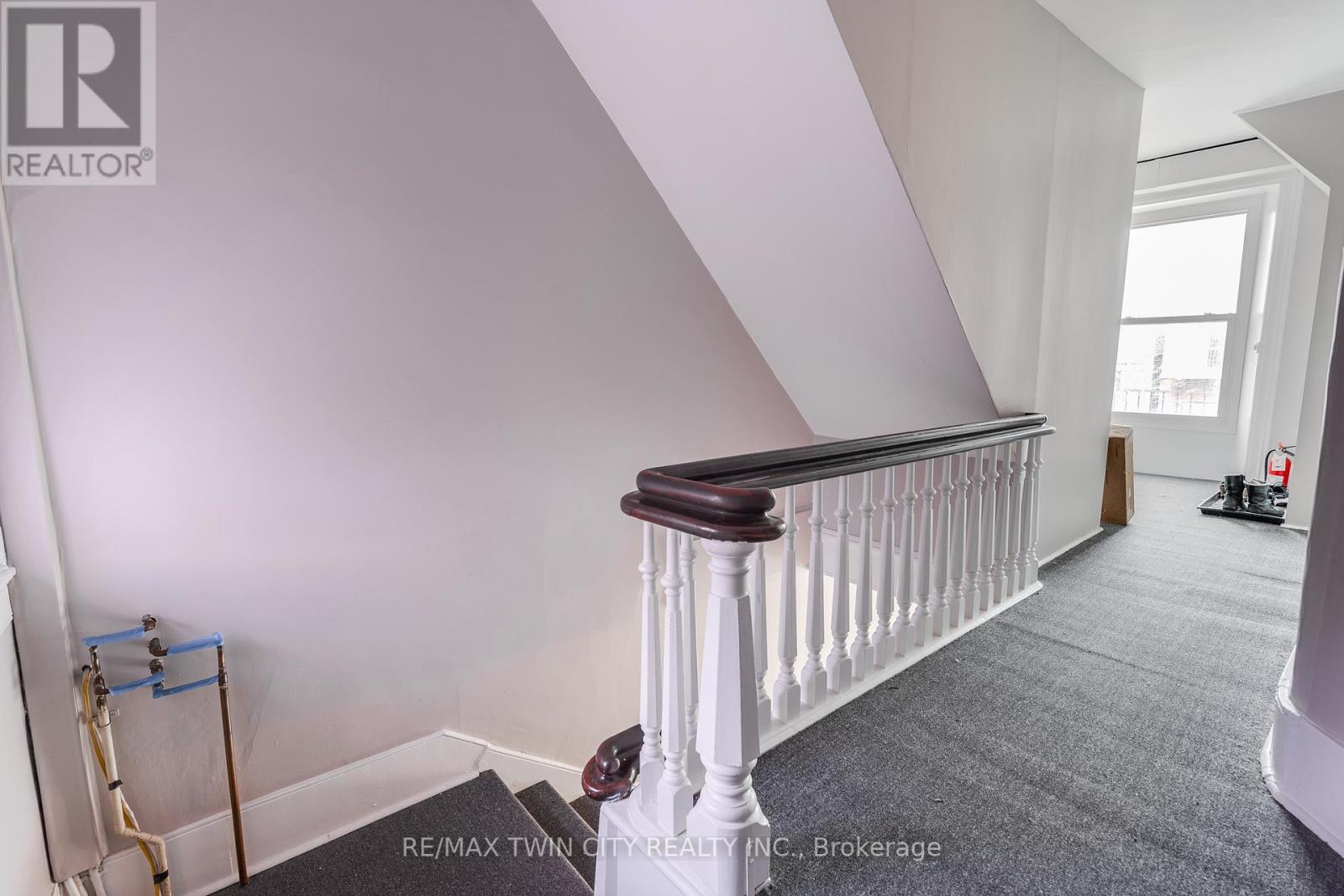 840-846 King Street E Property Photo 12