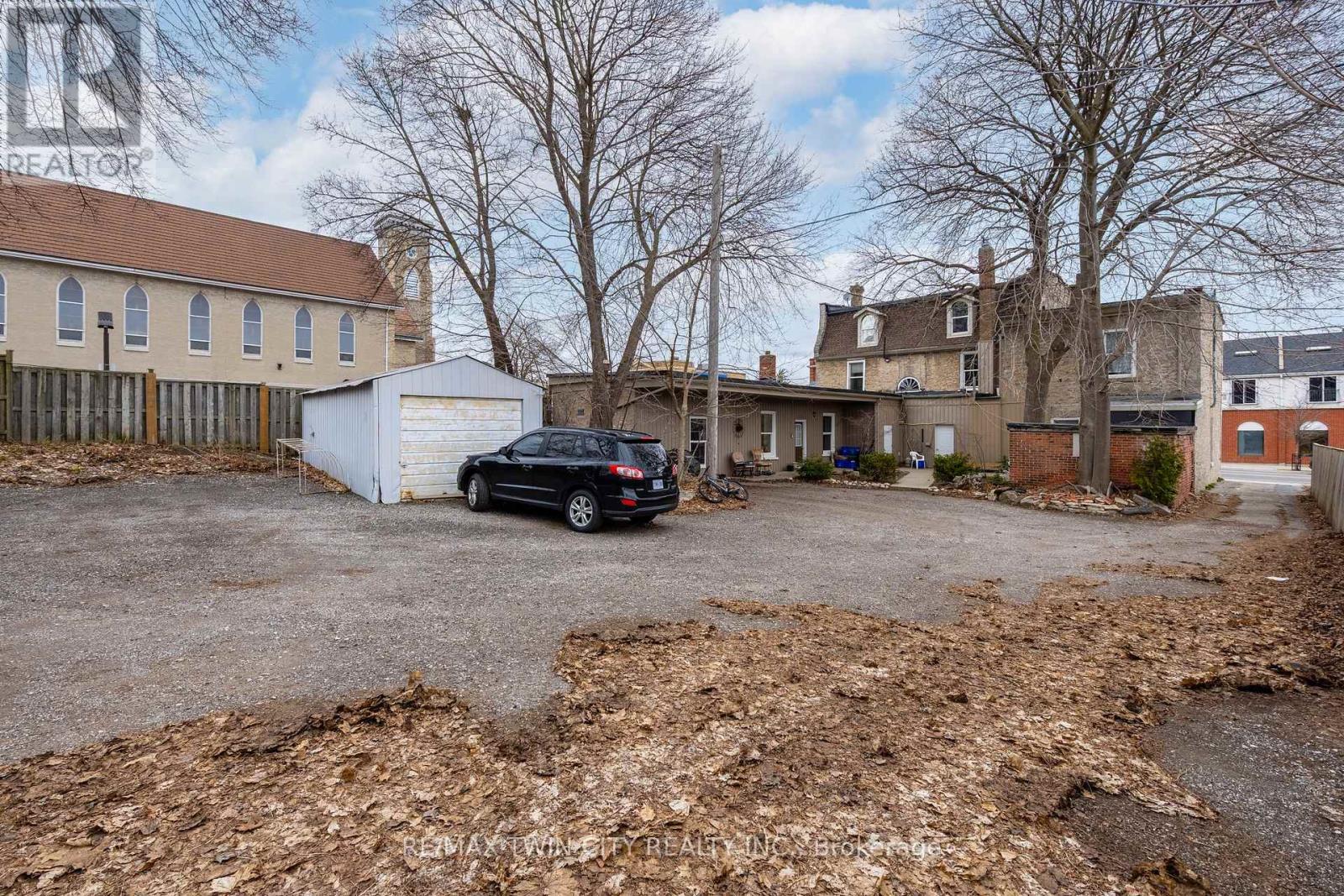 840-846 King Street E Property Photo 19