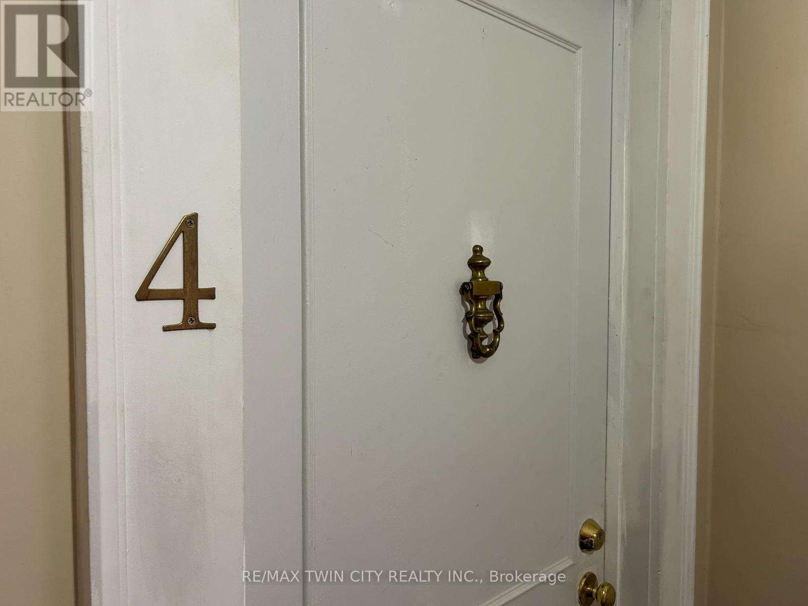 840-846 King Street E Property Photo 27
