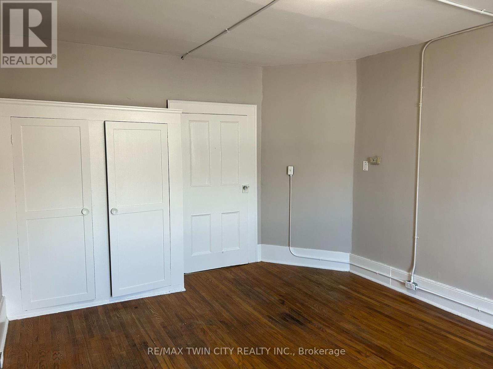 840-846 King Street E Property Photo 35