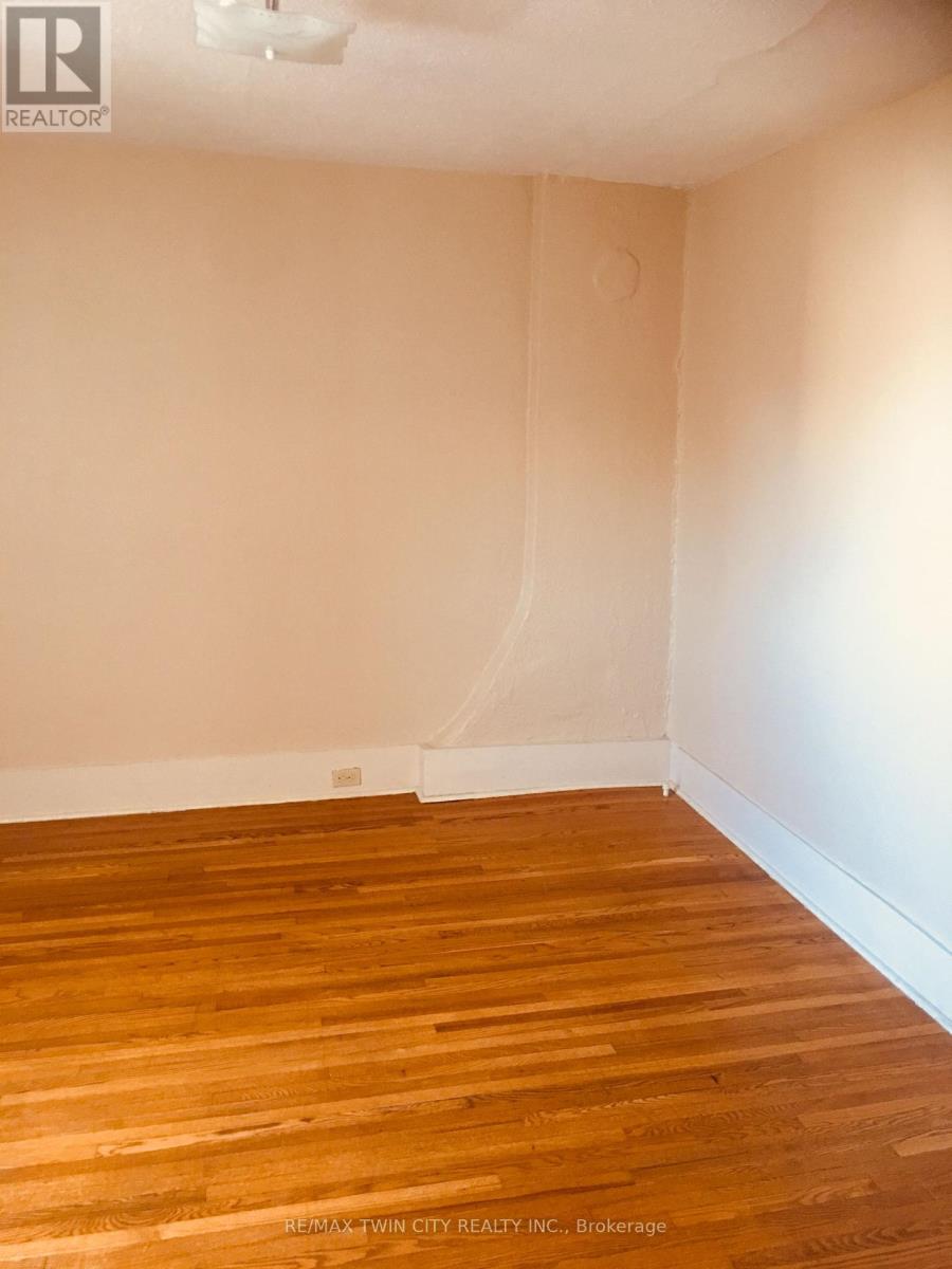 840-846 King Street E Property Photo 44