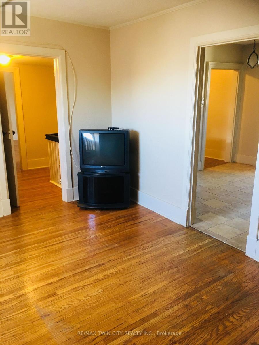 840-846 King Street E Property Photo 45