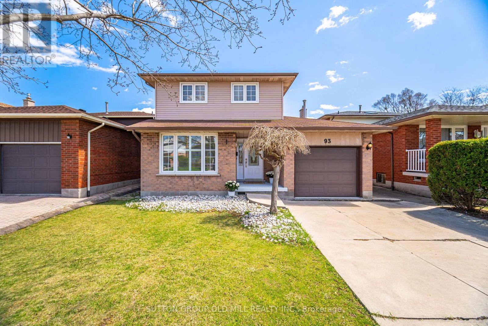 93 Indian Crescent Property Photo 1