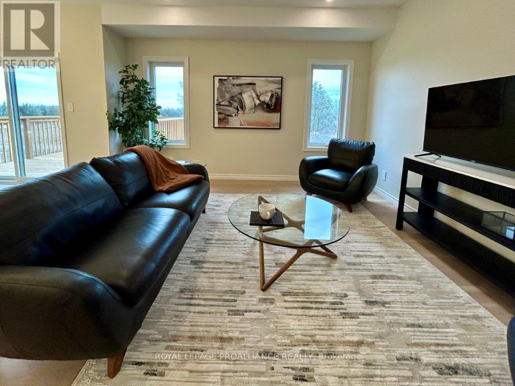 6 Peace River Street Property Photo 9