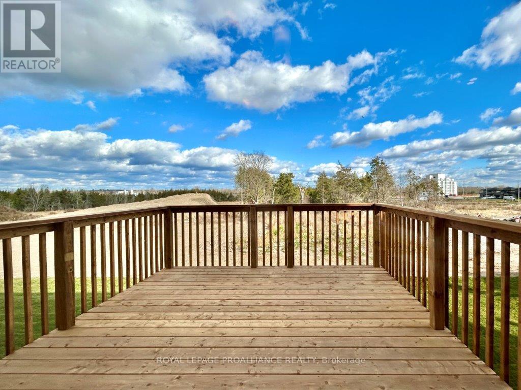 6 Peace River Street Property Photo 11