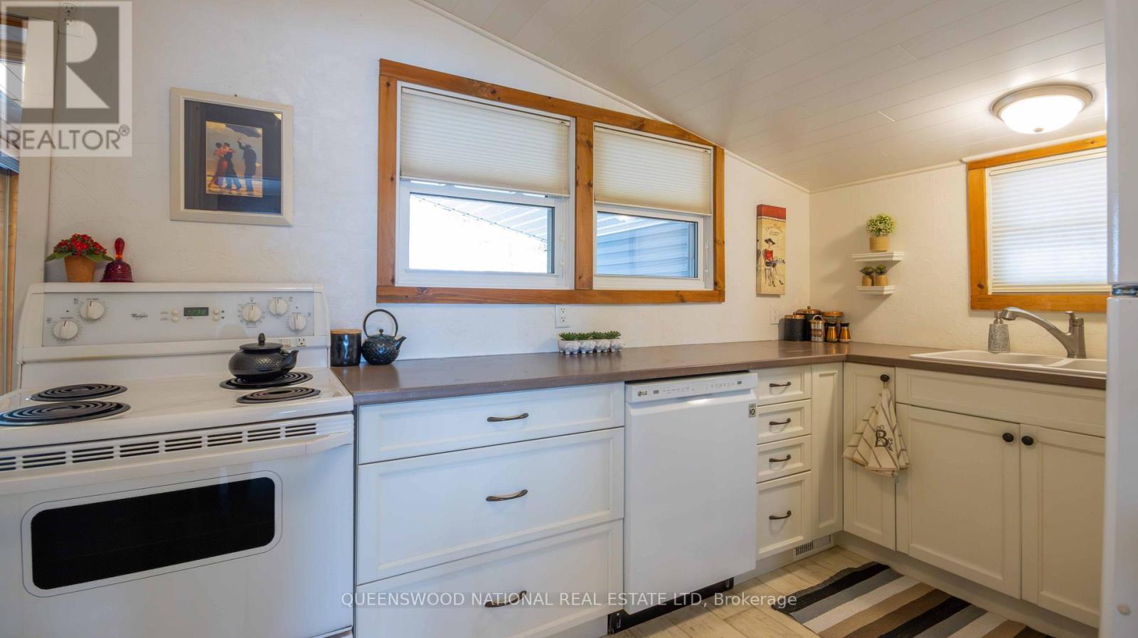 367 Wigston Drive Property Photo 16
