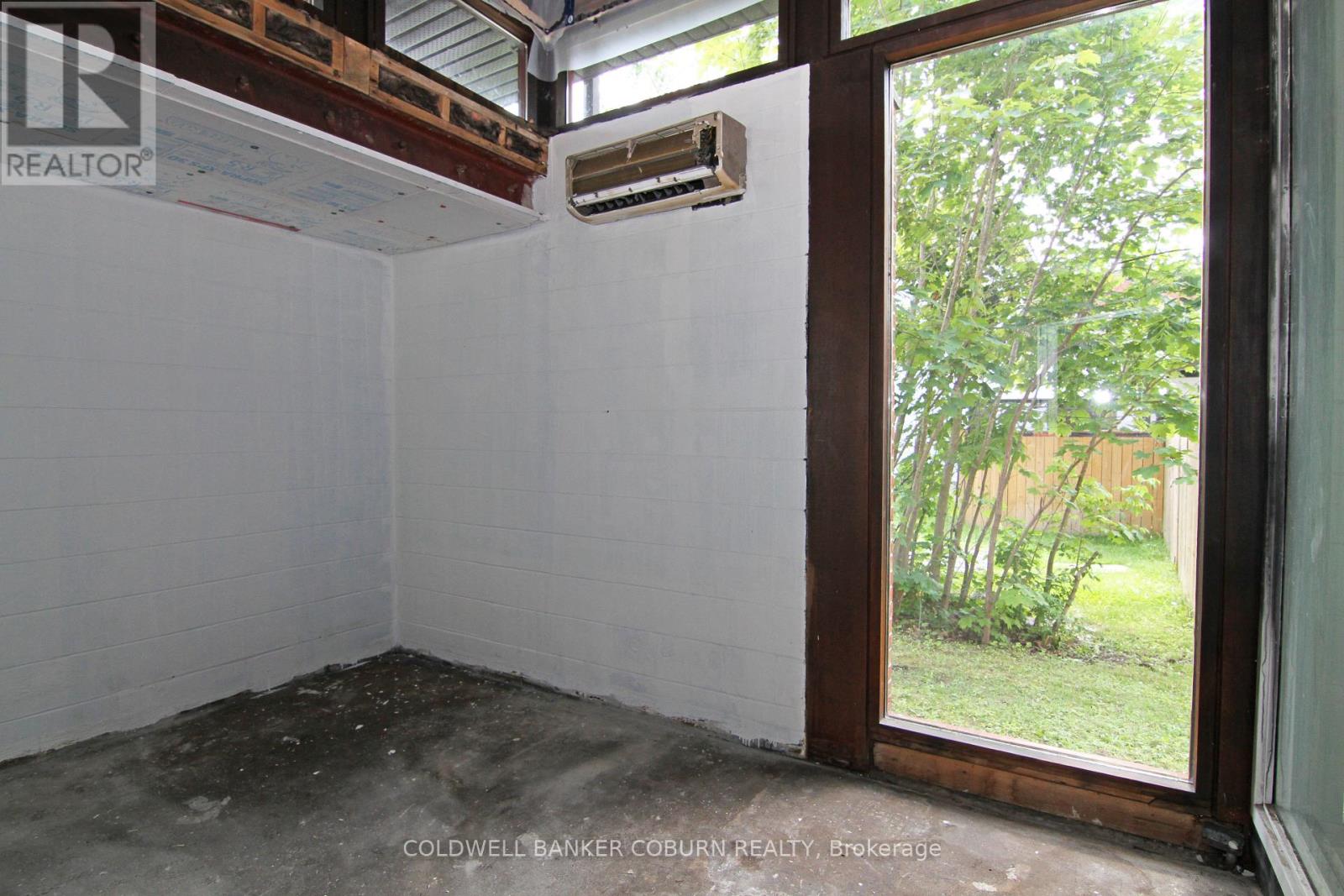 10619 Main Street Property Photo 6