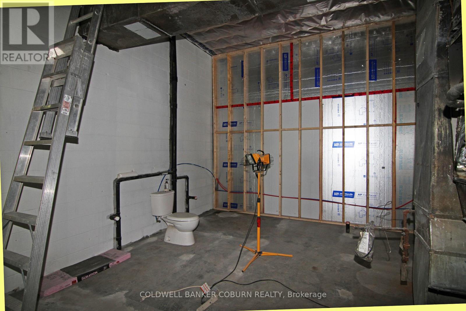 10619 Main Street Property Photo 14