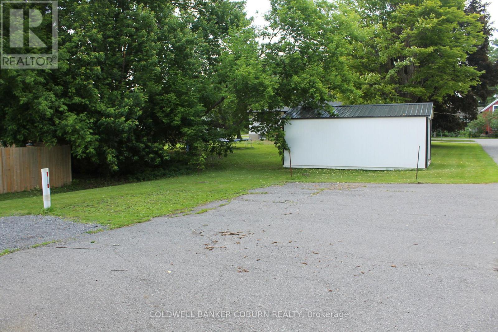10619 Main Street Property Photo 17