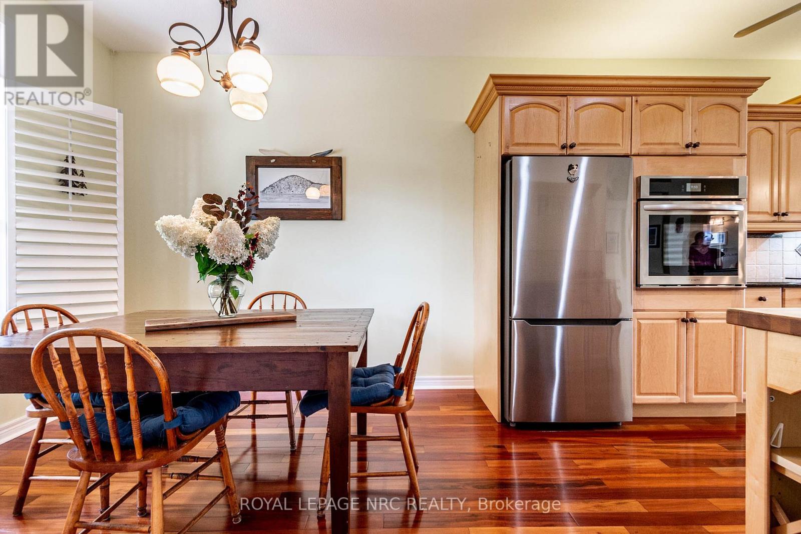 3328 Dustan Street Property Photo 6