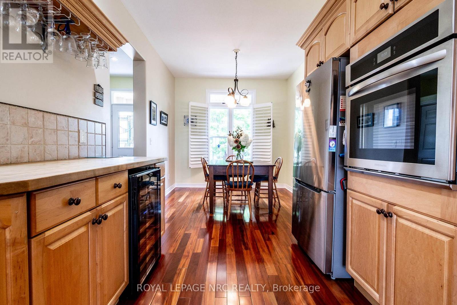 3328 Dustan Street Property Photo 8
