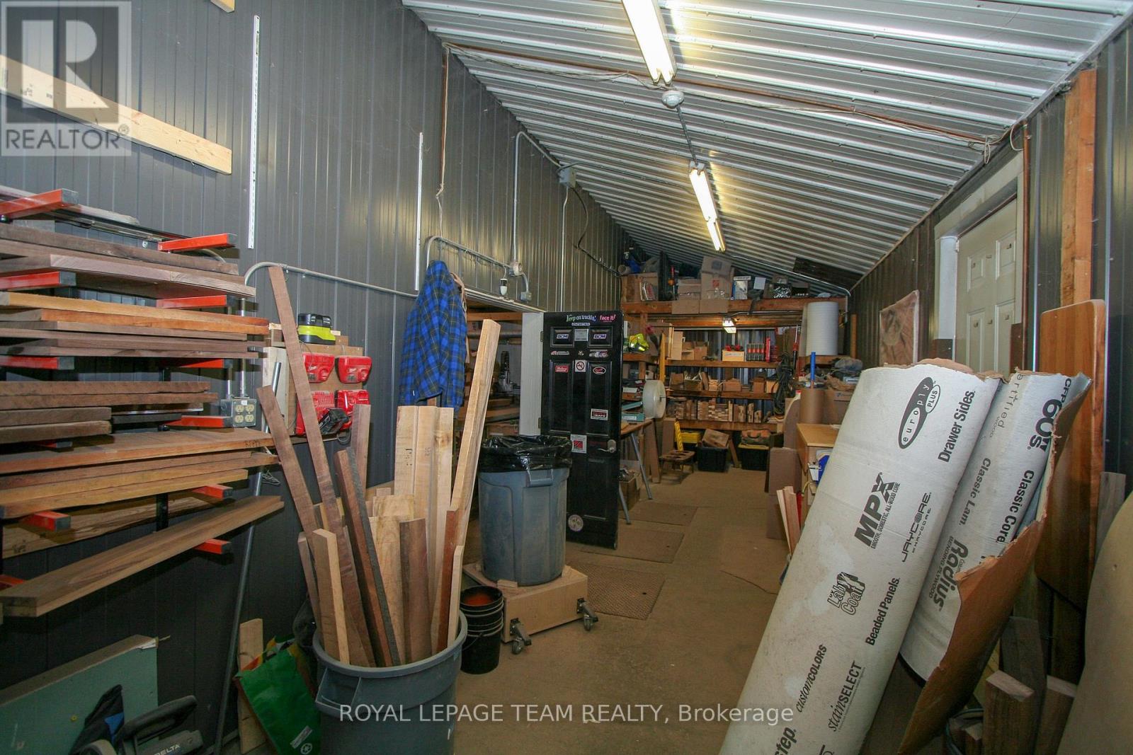 2302 9th Line Road Property Photo 7