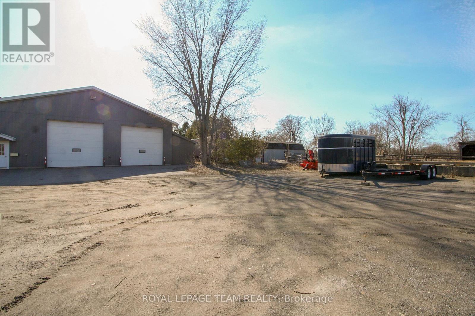 2302 9th Line Road Property Photo 9