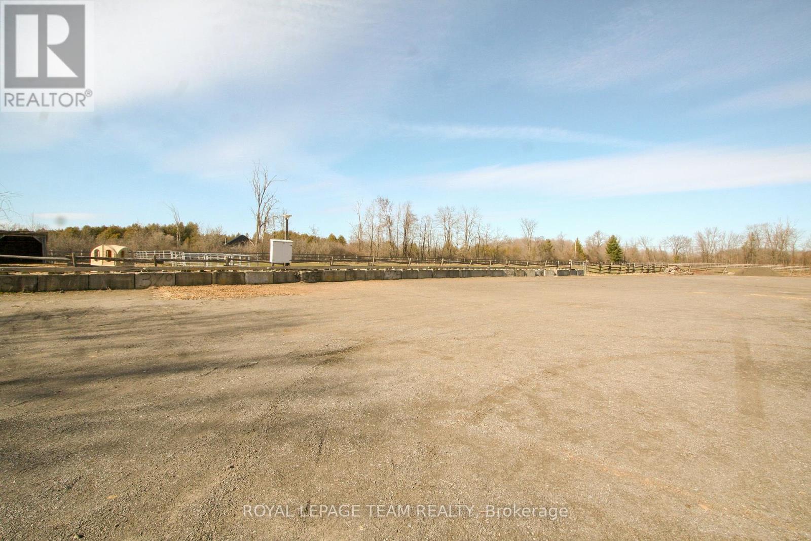 2302 9th Line Road Property Photo 10
