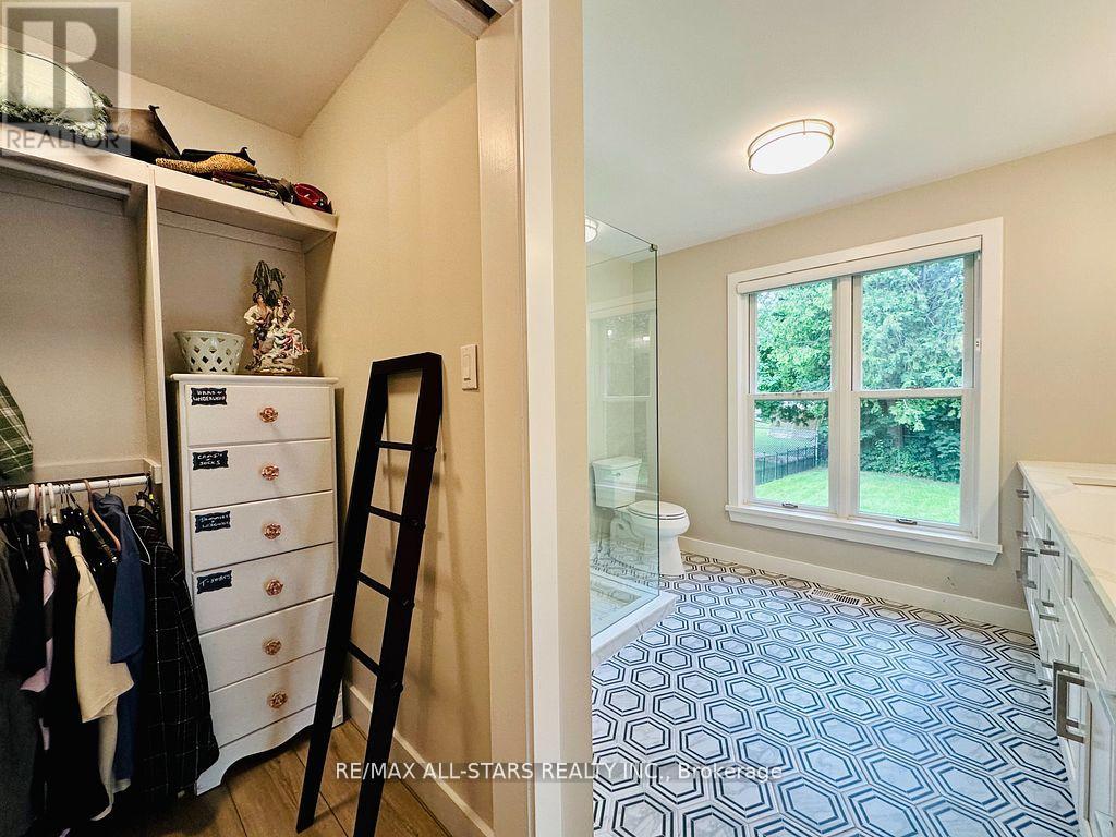 36 Russell Hill Road Property Photo 17
