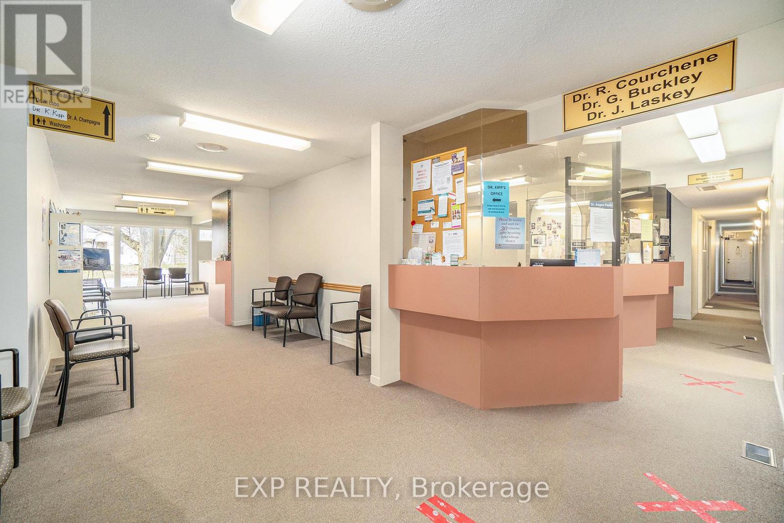 299 Lake Avenue E Property Photo 4