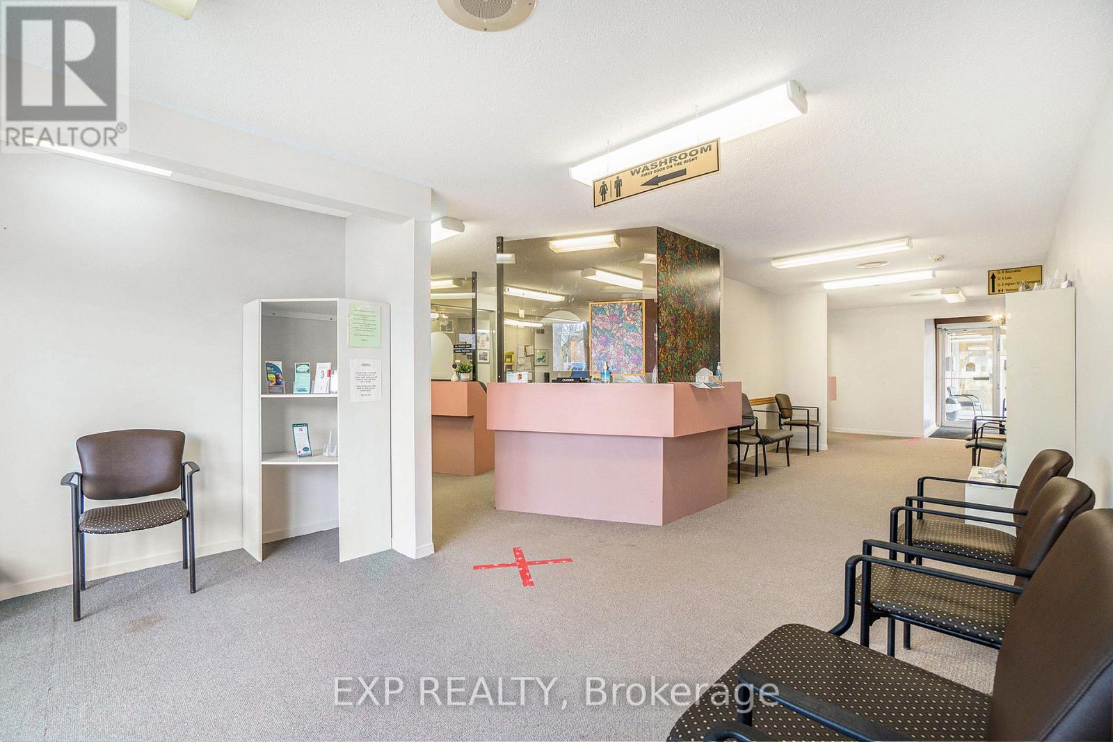 299 Lake Avenue E Property Photo 5