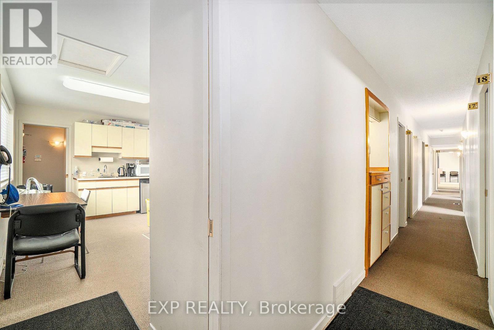 299 Lake Avenue E Property Photo 14