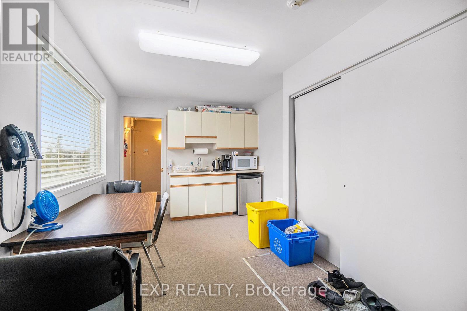 299 Lake Avenue E Property Photo 15