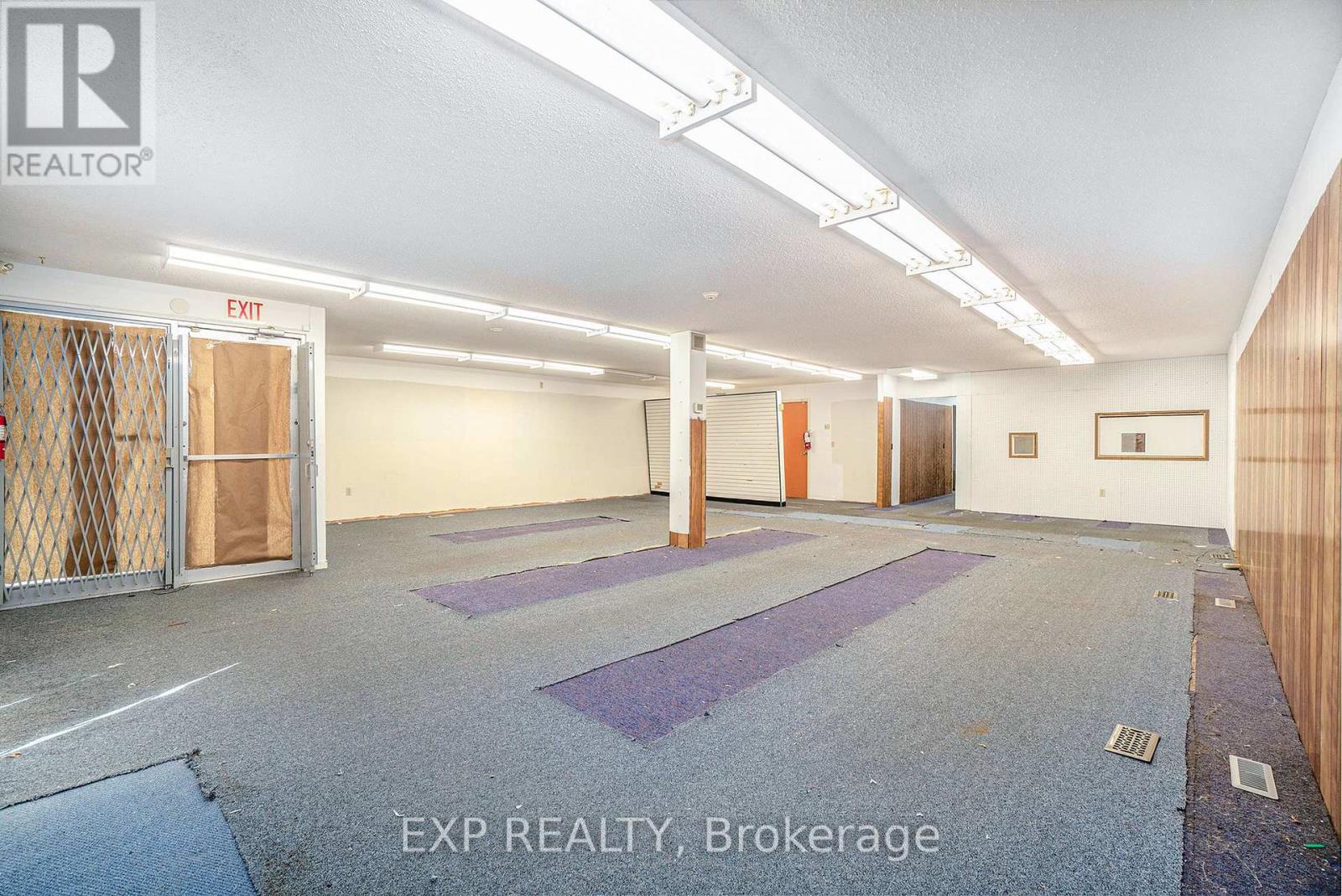 299 Lake Avenue E Property Photo 16