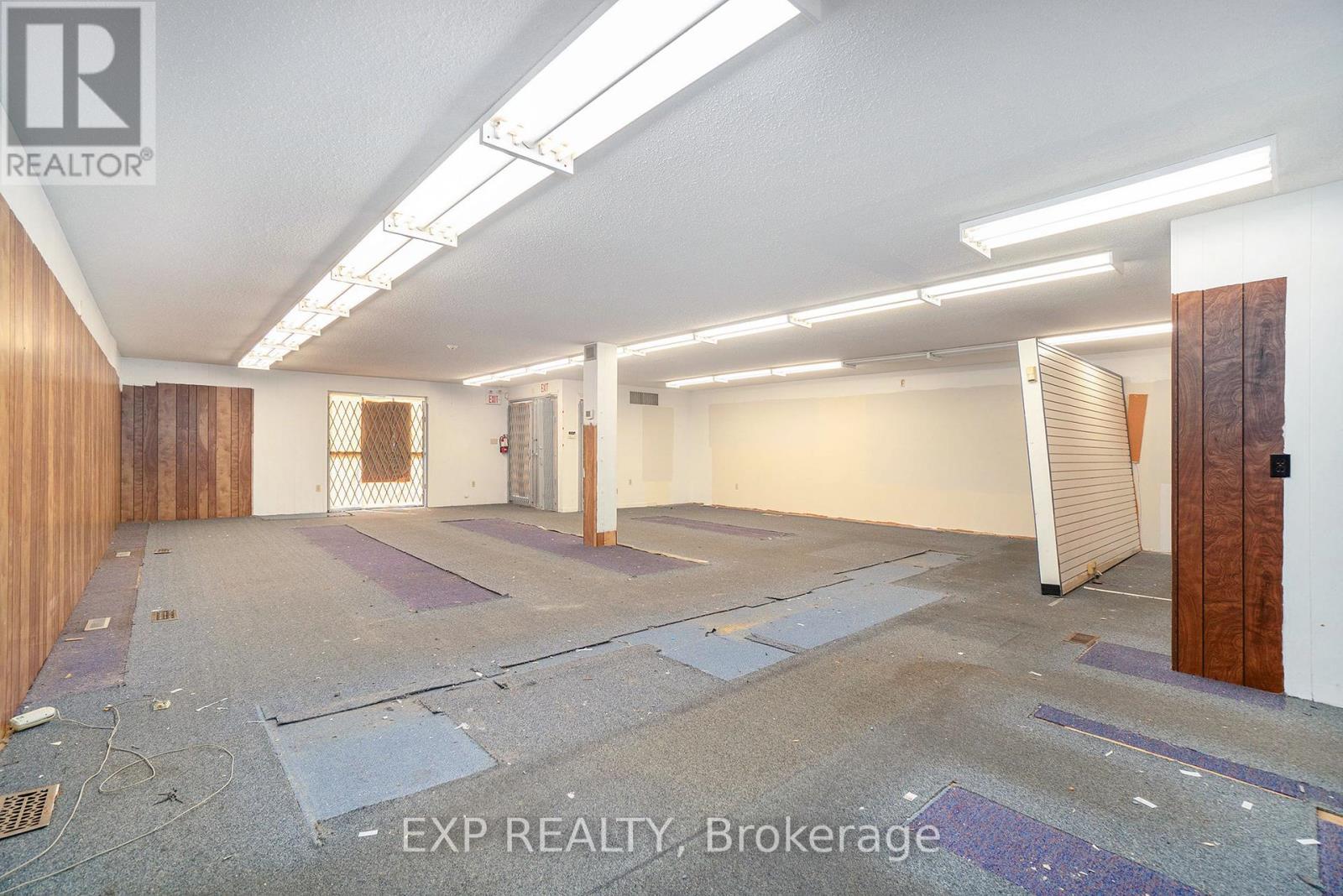 299 Lake Avenue E Property Photo 17