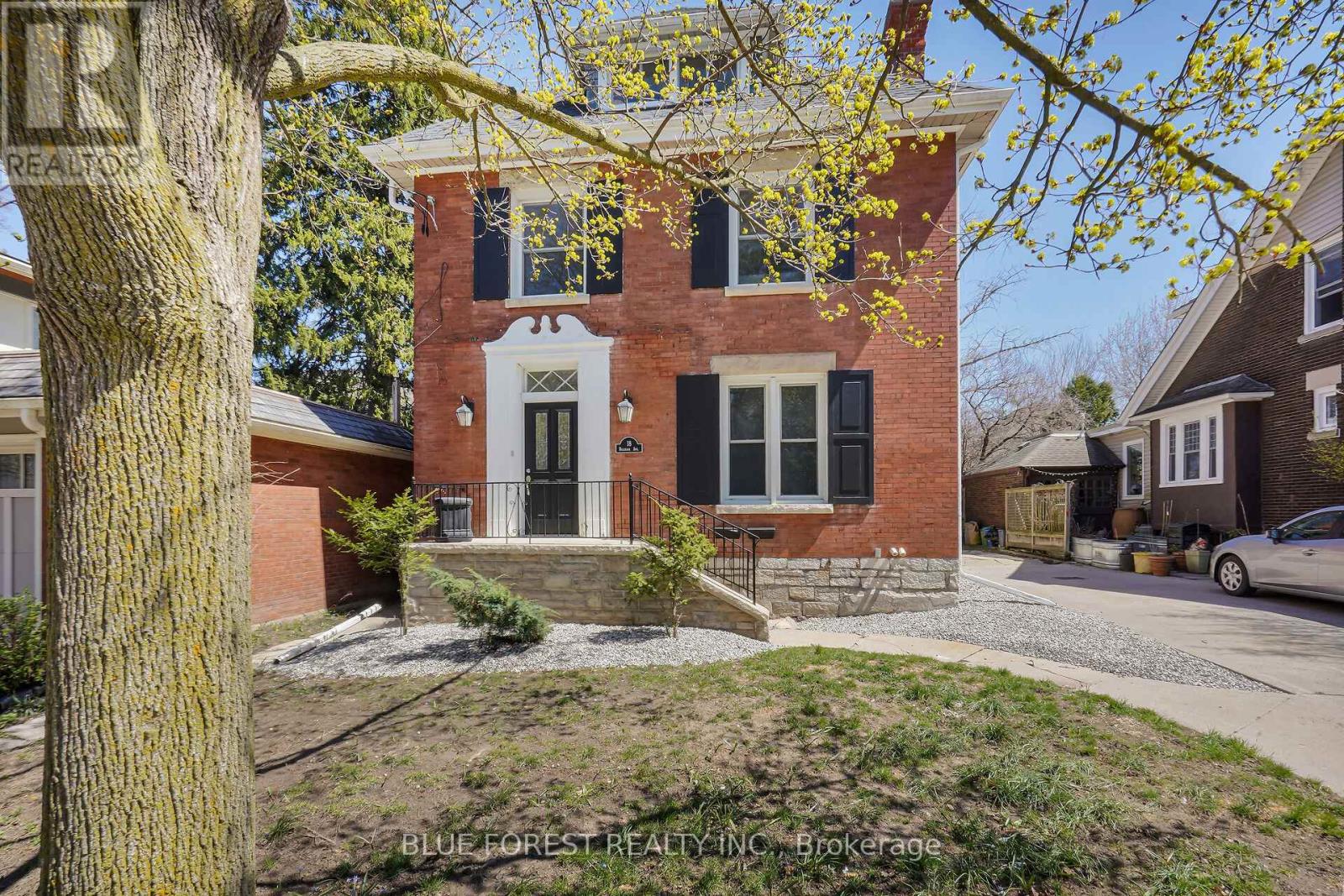 18 Belgrave Avenue Property Photo 1