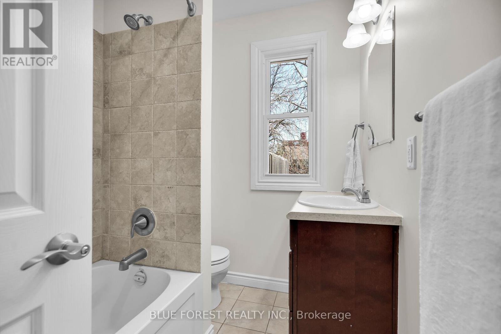 18 Belgrave Avenue Property Photo 16