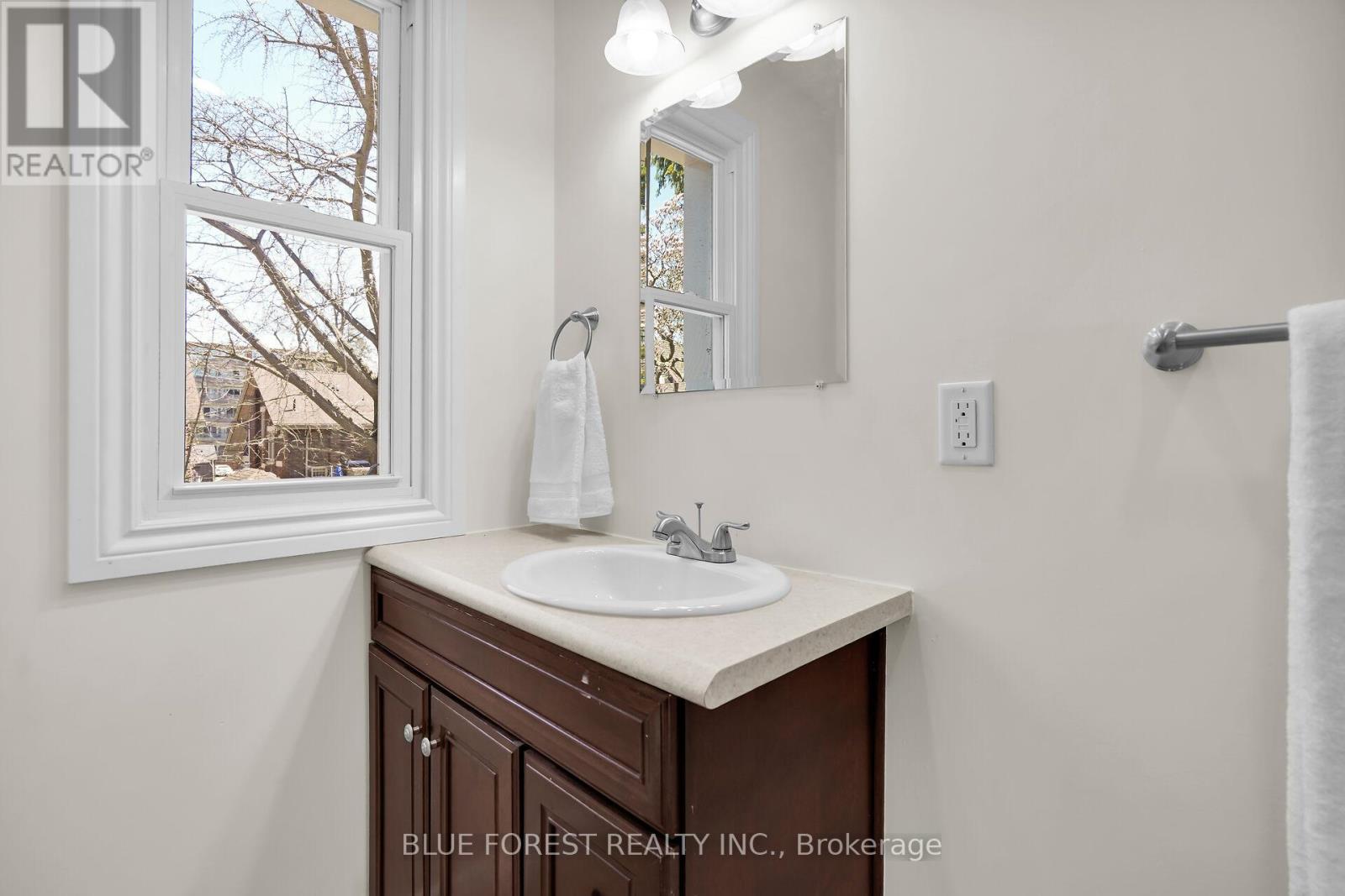 18 Belgrave Avenue Property Photo 17