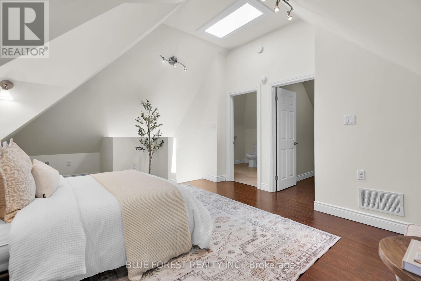 18 Belgrave Avenue Property Photo 23