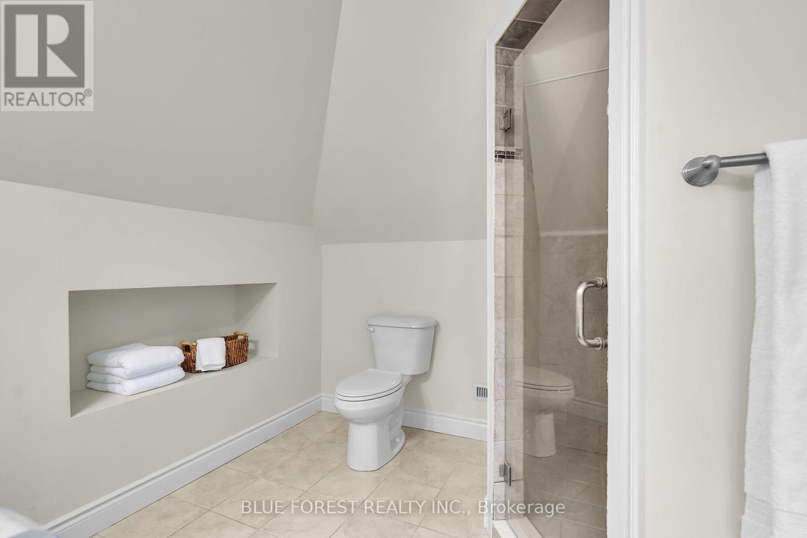 18 Belgrave Avenue Property Photo 25