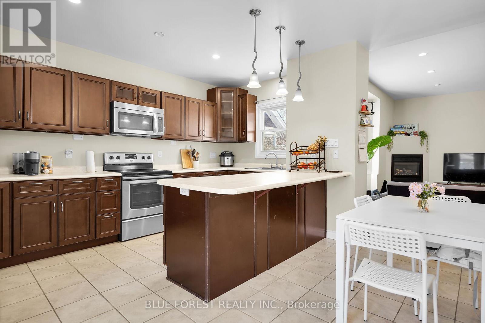 18 Belgrave Avenue Property Photo 36
