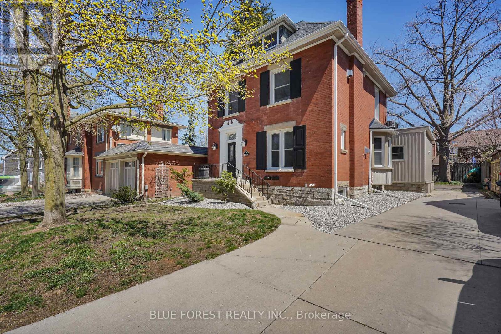 18 Belgrave Avenue Property Photo 42