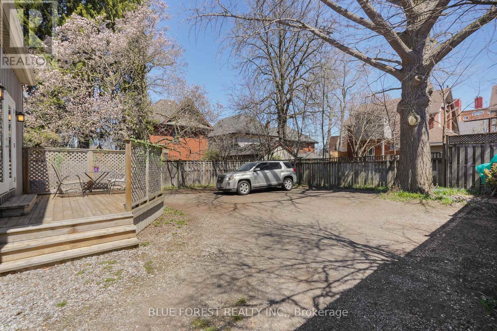 18 Belgrave Avenue Property Photo 45