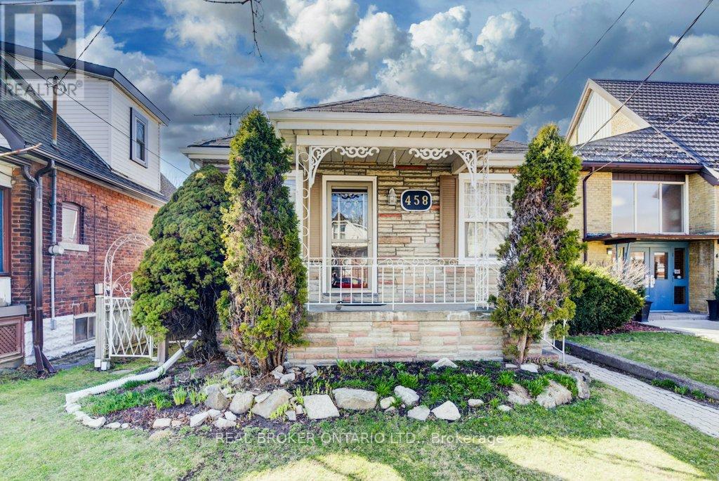 458 Upper Wentworth Street Property Photo 3