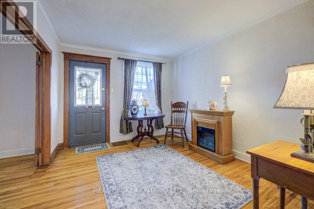 458 Upper Wentworth Street Property Photo 6