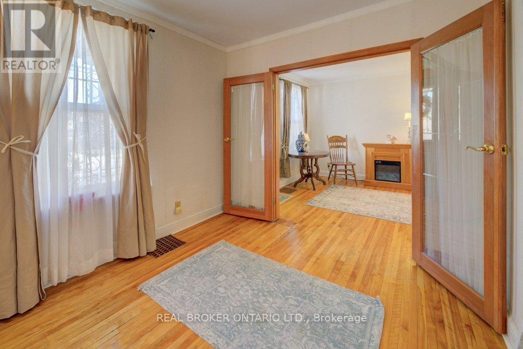 458 Upper Wentworth Street Property Photo 9
