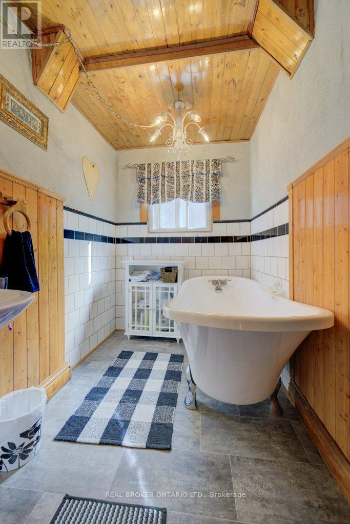 458 Upper Wentworth Street Property Photo 13