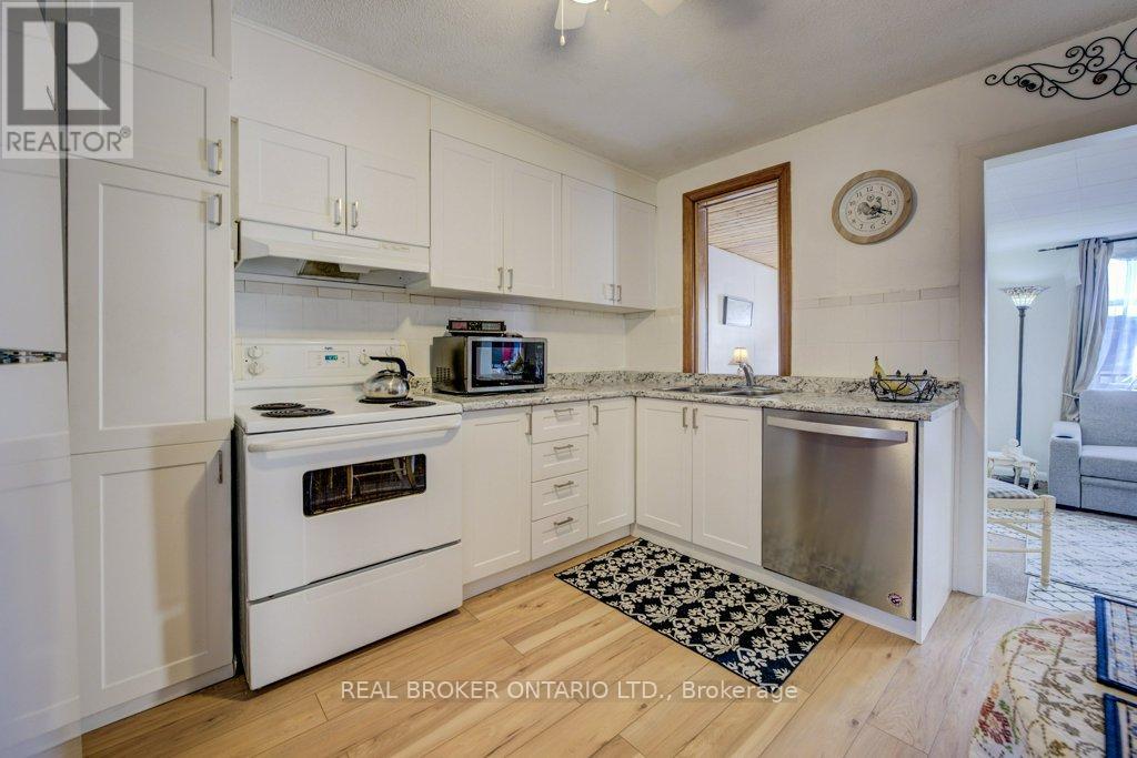 458 Upper Wentworth Street Property Photo 16
