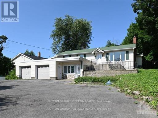 3854 PRINCE OF WALES DRIVE Property Photo 1