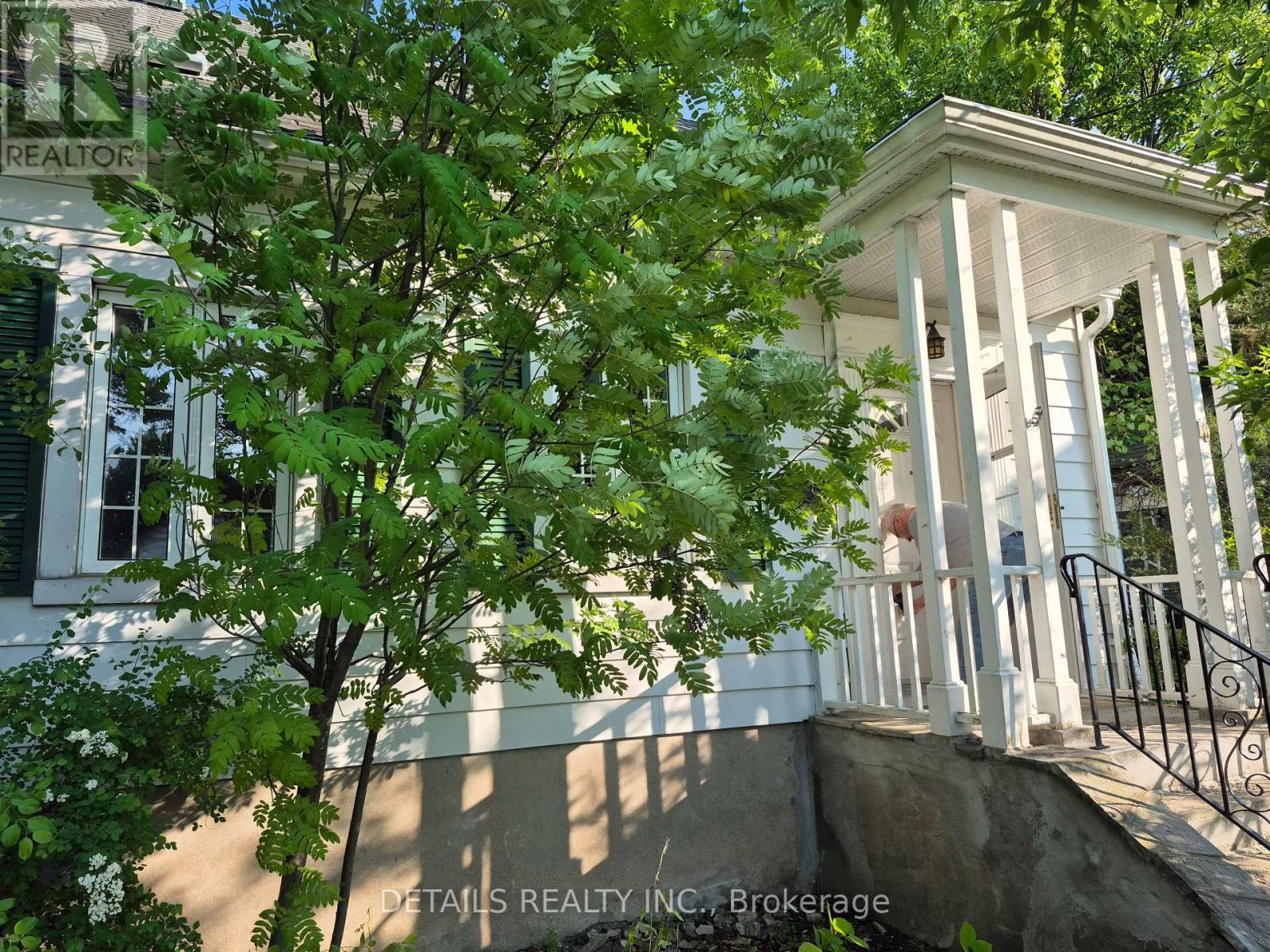 10 Garrison Street Property Photo 3