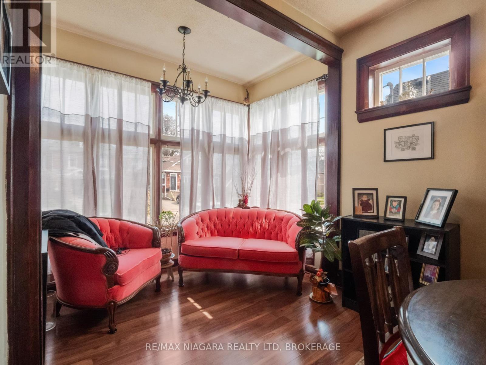 215 Phipps Street Property Photo 2