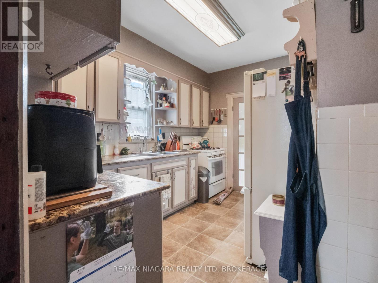 215 Phipps Street Property Photo 9
