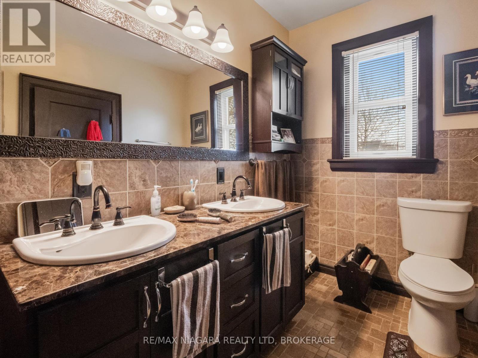 215 Phipps Street Property Photo 13