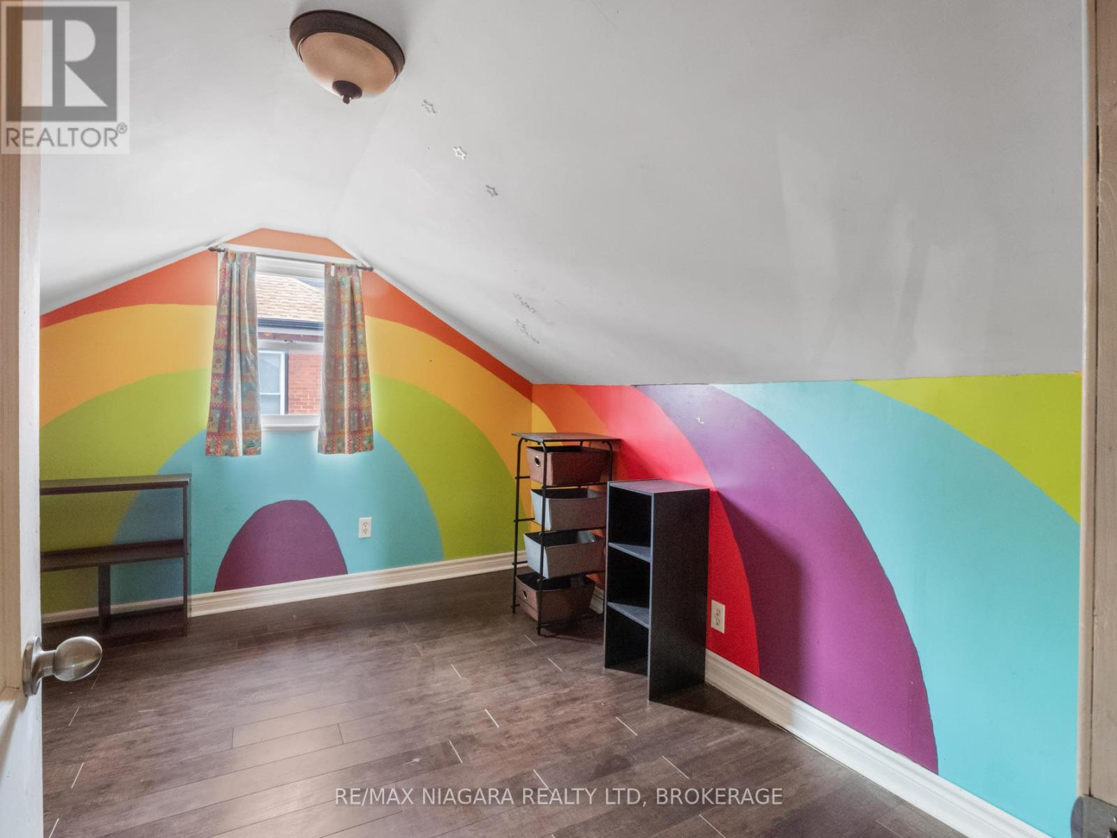 215 Phipps Street Property Photo 18