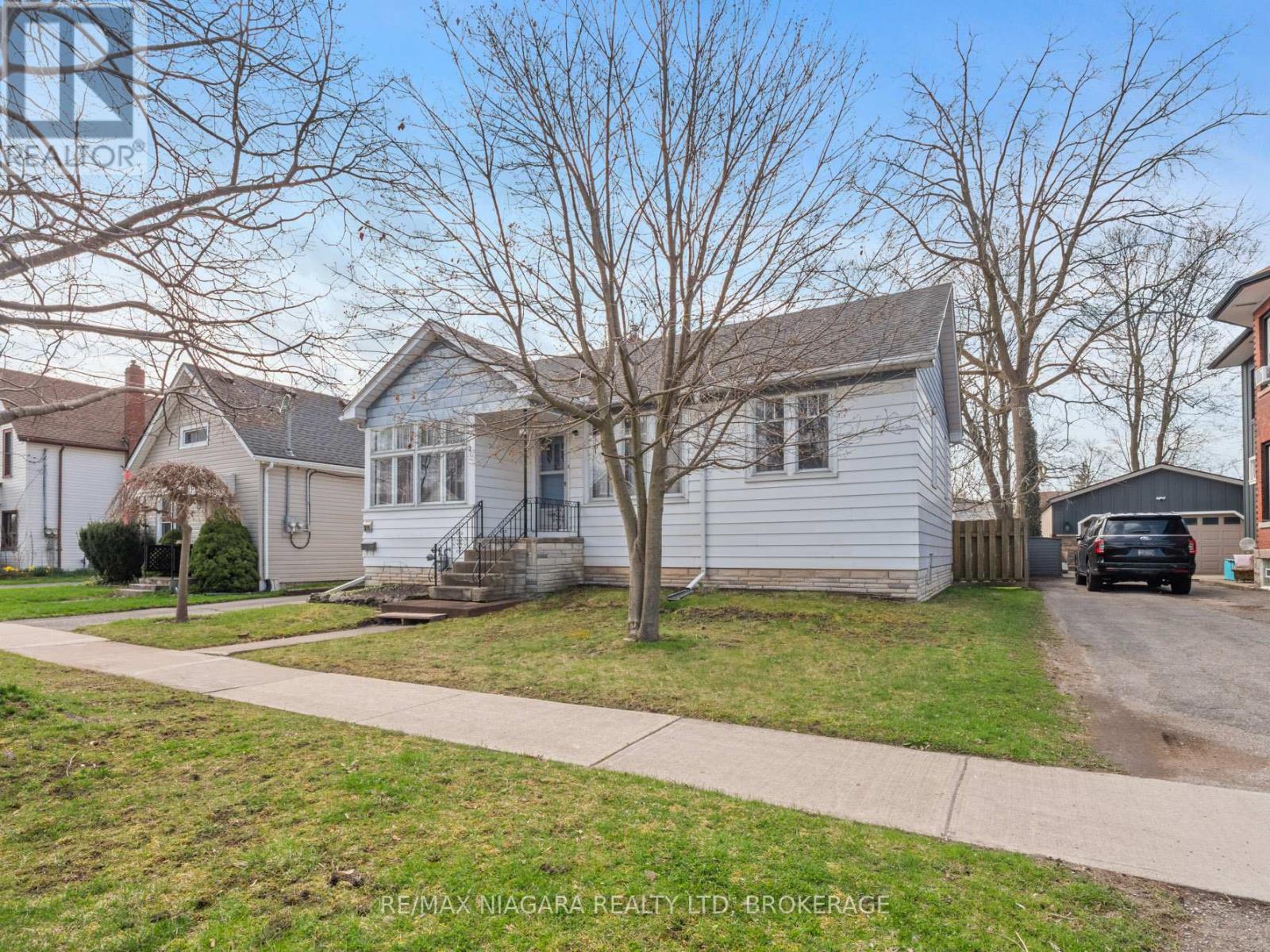 215 Phipps Street Property Photo 34