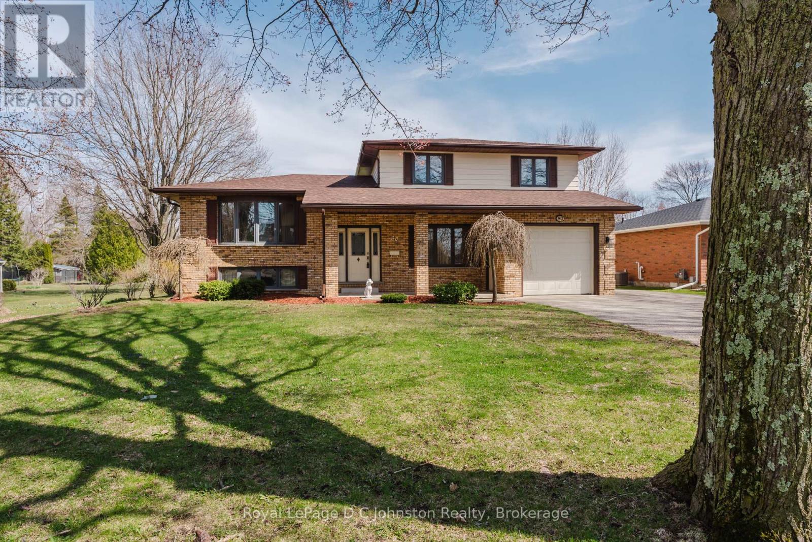80 BREADALBANE STREET S Property Photo 1