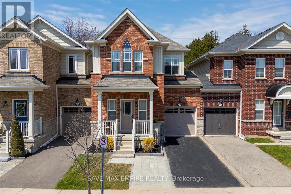 235 Fellowes Crescent Property Photo 1
