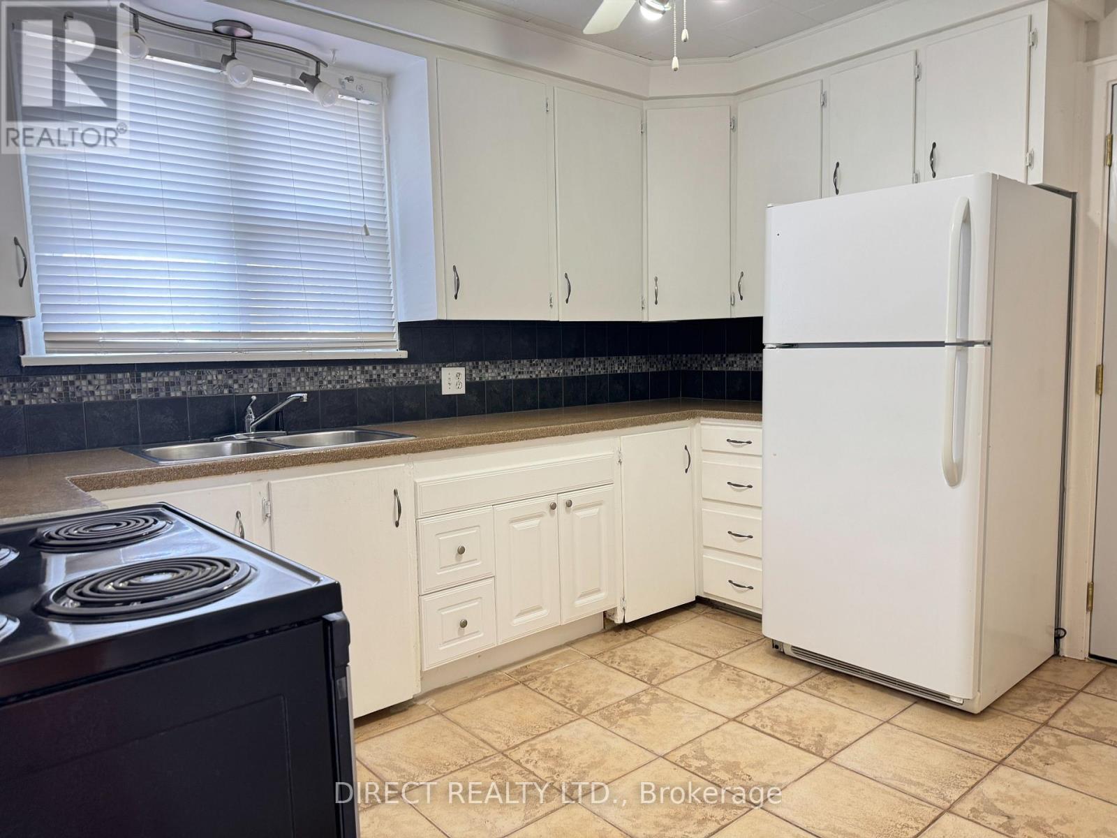 33 Sinclair Street Property Photo 14