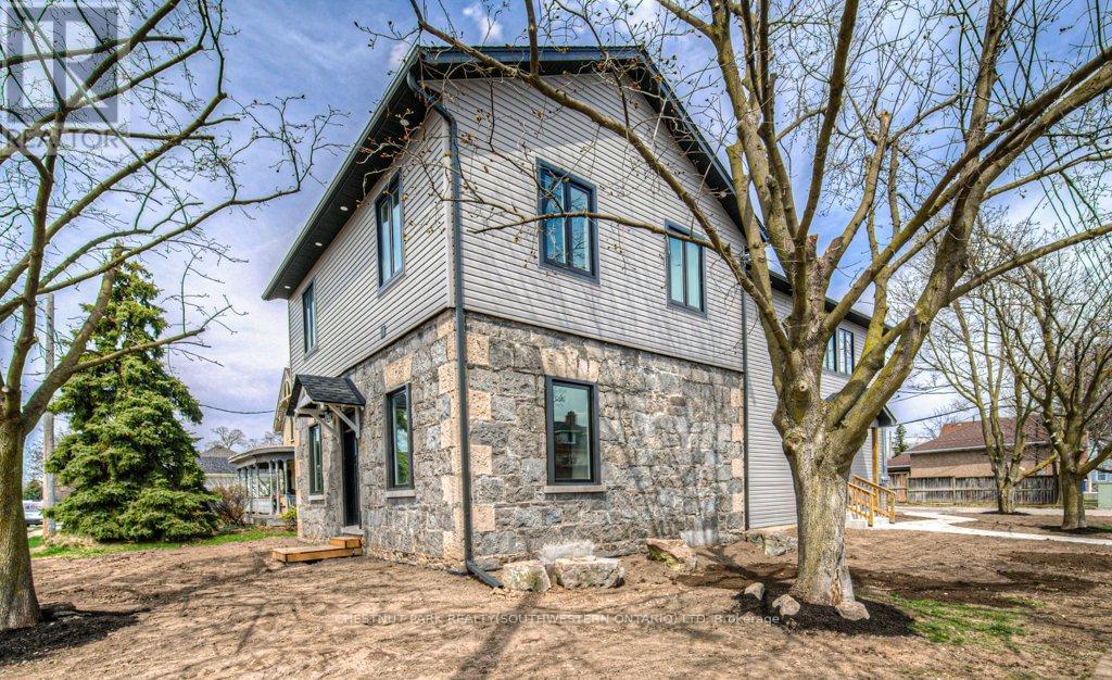 1 Bond Street Property Photo 1
